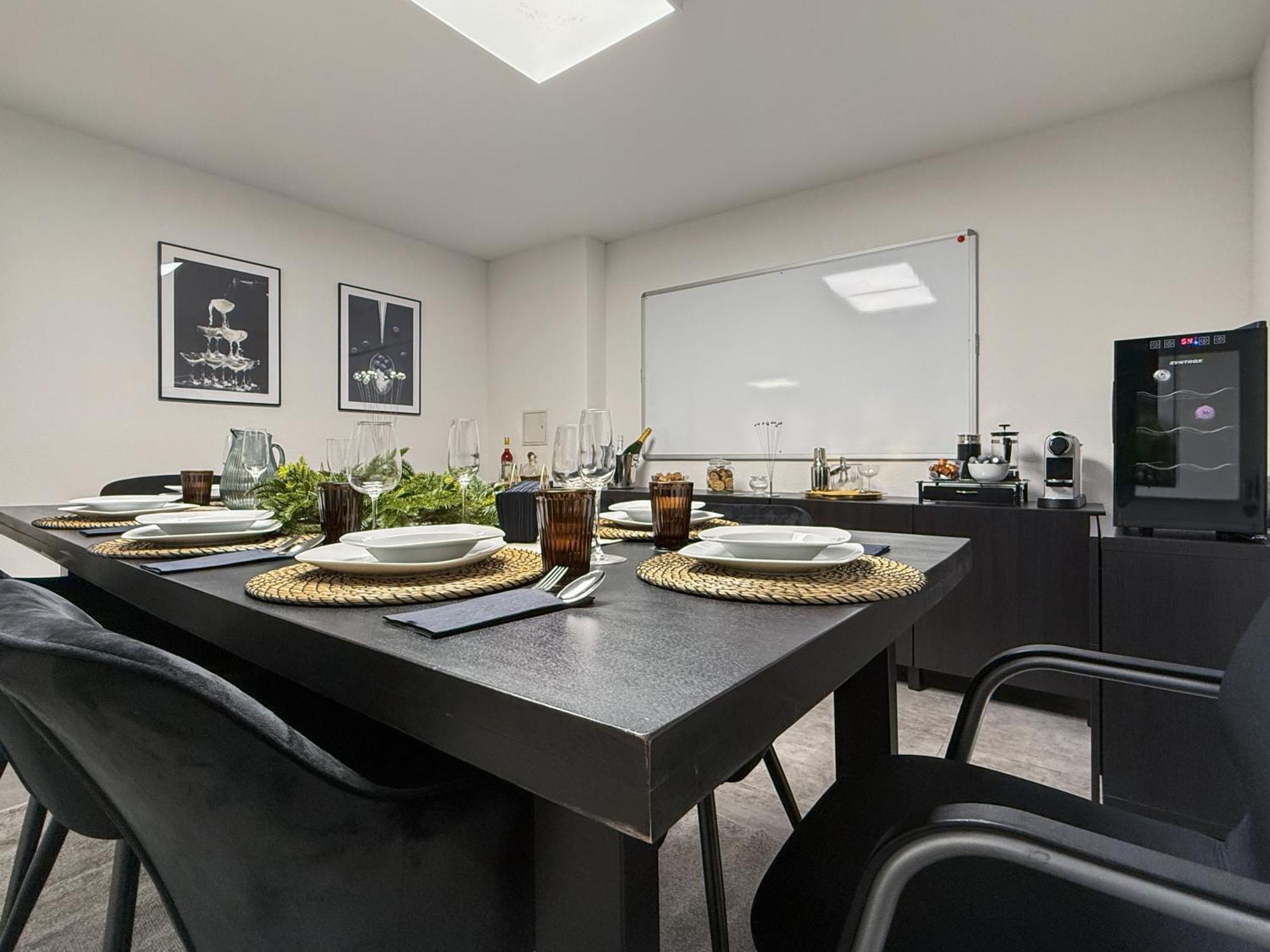Group Friendly Comfort Central Stuttgart Apartment Exteriör bild